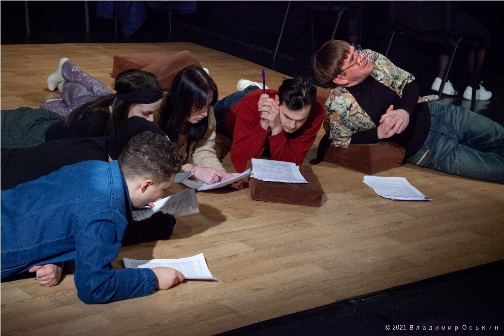 hippi drama club 7