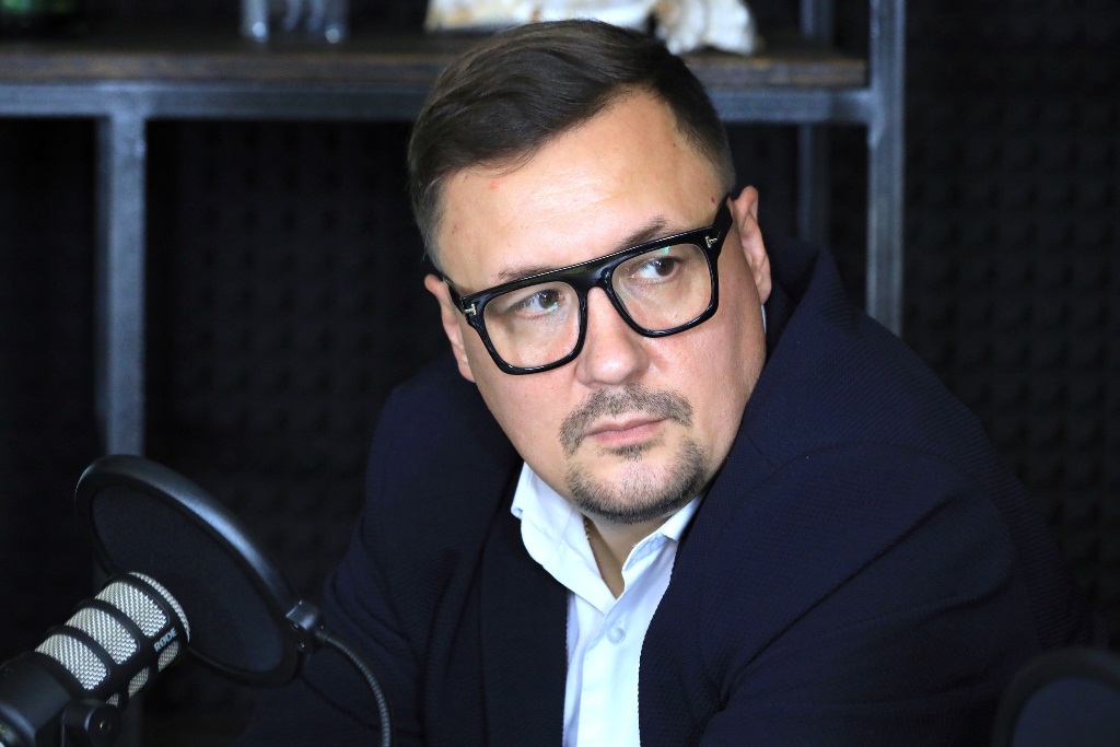 Maksimov V A